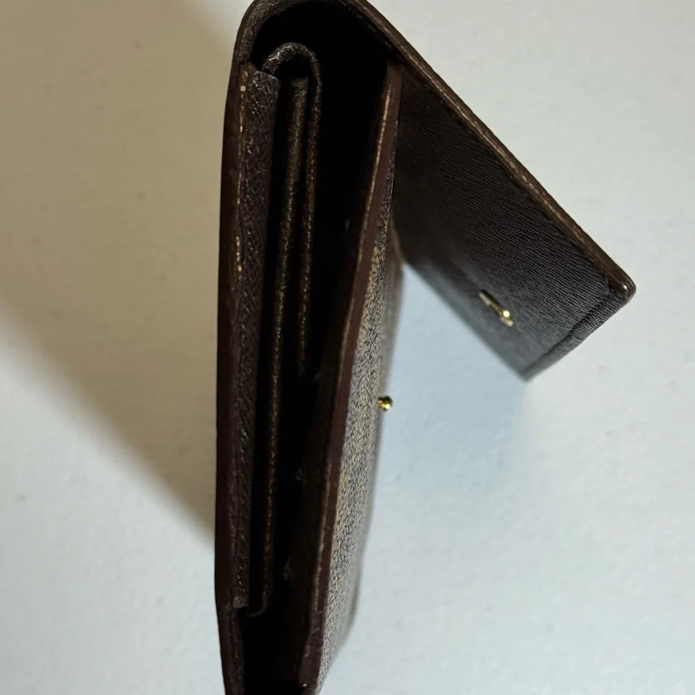 AUTHENTIC Louis Vuitton Damier Ebene Wallet
